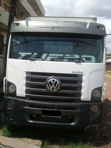 Vw Constellation 13.190 Baú 4x2 2014