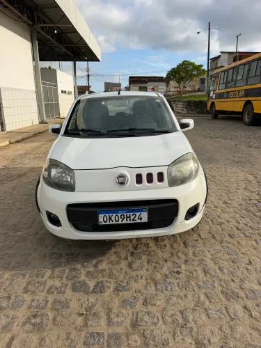 Fiat Uno Sporting 1.4 EVO Fire Flex 8V 4P 2013