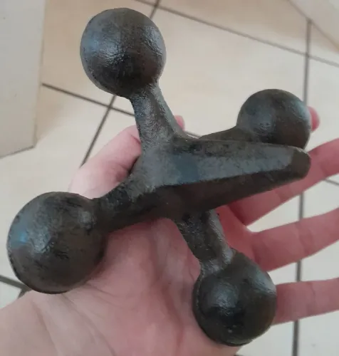 Escultura Aço Maciço Formato Geométrico 11cm X 16cm Pesa: 1,144kg Tok & Stok