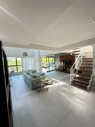 (Foco no Espaço Interno): Apartamento Super Amplo no Poço  105m², 2 Qts (1 Suíte), Varanda