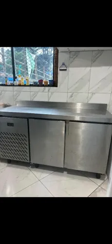 GELADEIRA DE INOX