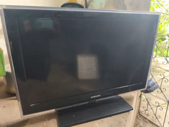 TV Para retirada de peças ou reparo