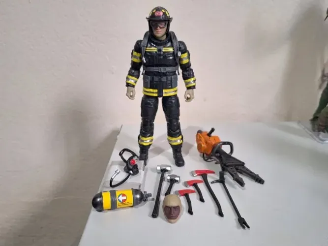 Search & Rescue Firefighter Legacy Collection -G.I. Joe Classified