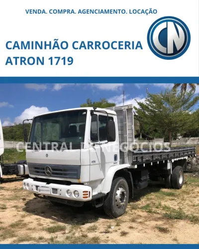 Caminhão carroceria M. Benz Atron 1719 -2016 