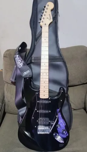 Guitarra Squier Sonic Fender stratocaster (novíssima).