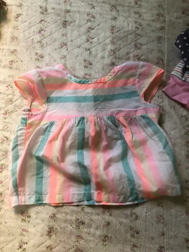 Roupas e sapatos infantis