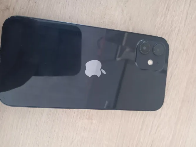 Celular iPhone 12