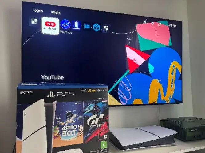PS5 Slim desbloqueado configurado com suporte Playstation 5