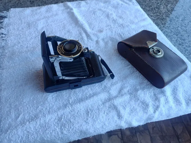 Câmera antiga Kodak vigilant júnior six-20