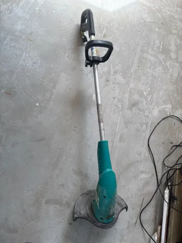 Roçadeira usada elétrica 
