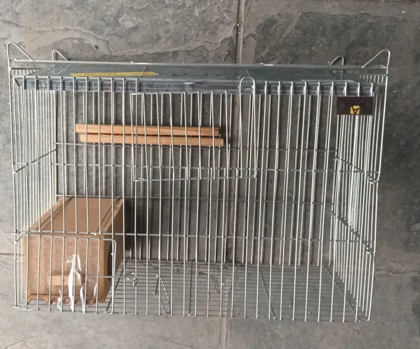 Gaiola ferro quadrada com casinha