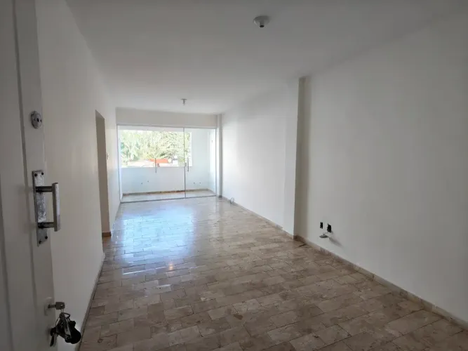 LOCAÇÃO | RIO VERMELHO: APARTAMENTO COM 2 QUARTOS, SUÍTE, VARANDA, DEPENDÊNCIA COMPLETA, 1