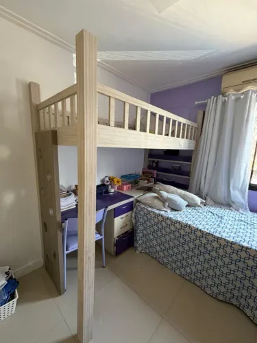 Vendo quarto completo.