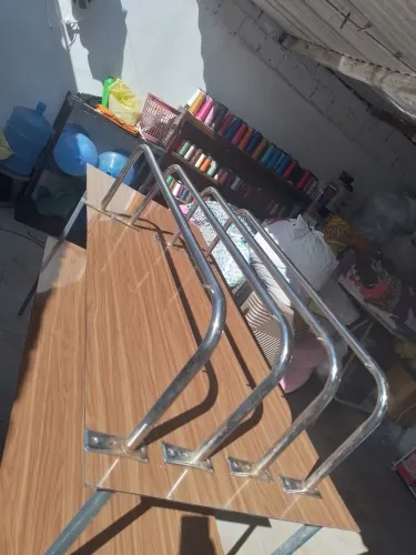 Araras de parede pra loja