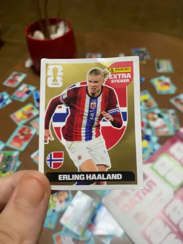 Figurinha extra legend ouro / gold Erling Haaland copa 2026
