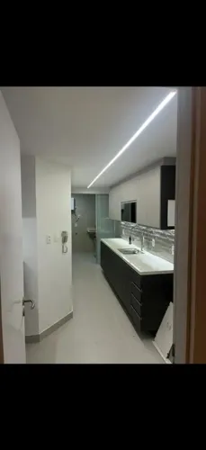 Costa Blanca | Apartamento reformado | 3 quartos (1 suíte) + ABM + perto da praia