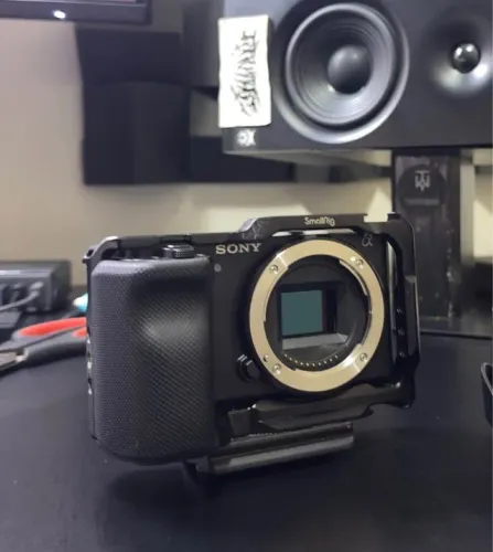 SONY ZVE10 com CAGE