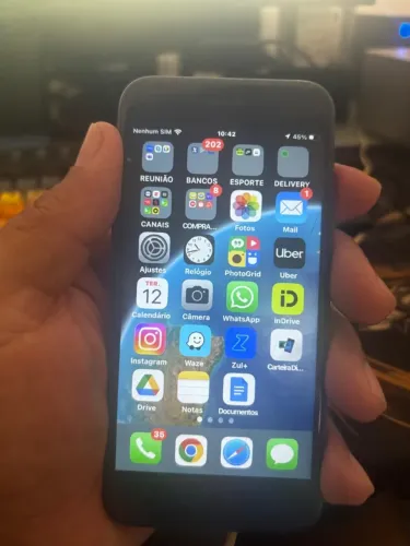 IPHONE 8 C NOTA FISCAL, CAIXA ZERADA, CARREGADOR ORIGINAL E SEM USO.