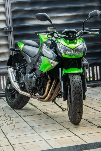 Kawasaki Z1000 escap Leovinci