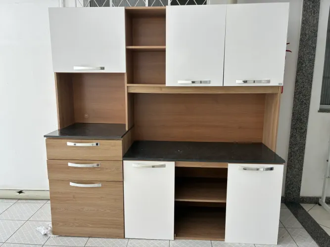 armário de cozinha em boas condições 80 reias