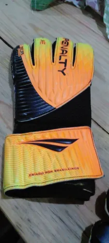 Luvas de goleiro da Penalty Delta Training