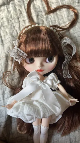 BLYTHE DOLL - NOVA
