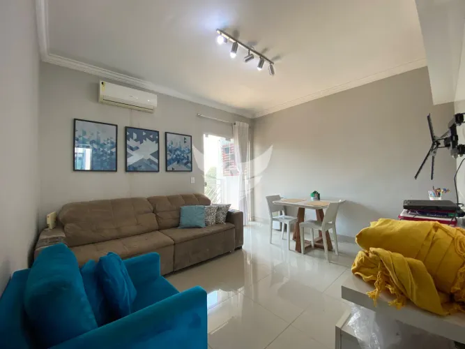 Apartamento parcialmente mobiliado