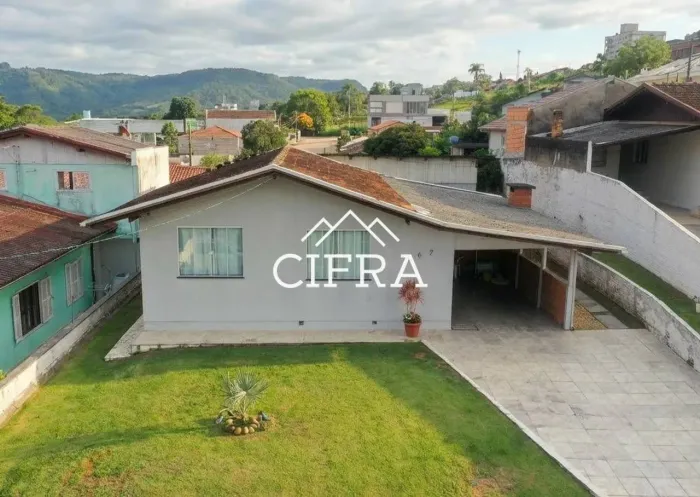 Casa de Alvenaria - Venda - 03 dormitórios - 123m2 - Semi Mobiliada - Eugênio Schneider -