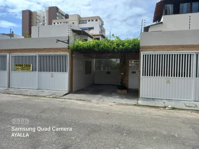 Casa em condomínio na Atalaia