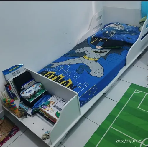 Cama montessoriana infantil com colchão incluso 