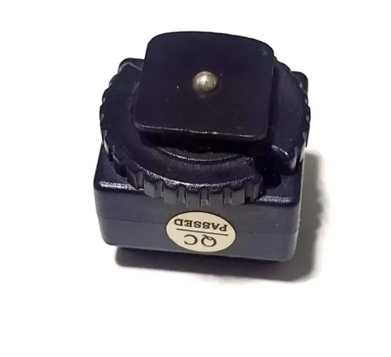 Adaptador de Sapata C-N2 com Porta PC Sync para Flash e Câmeras DSLR