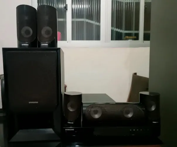 Home Theater Samsung HT-J5500 5.1 1000W Blu-ray 3D Completo