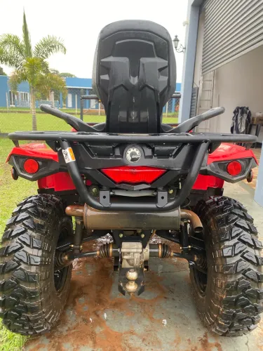 Quadriciclo Can am 570 4x4