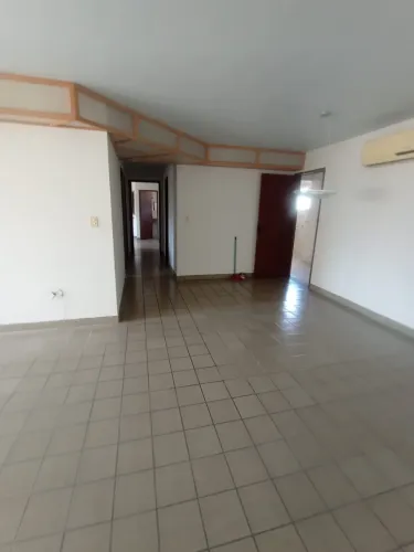 Vendo apartamento à uma quadra da praia muito bem localizado