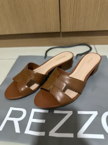 Linda sandália Arezzo