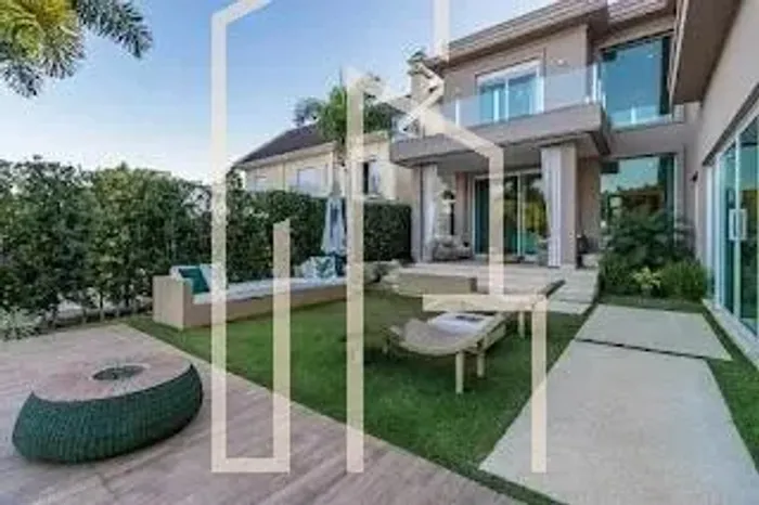 Casa de Luxo em Condomínio de Alto Padrão em Alphaville - Santana de Parnaíba-SP: 5 Quarto