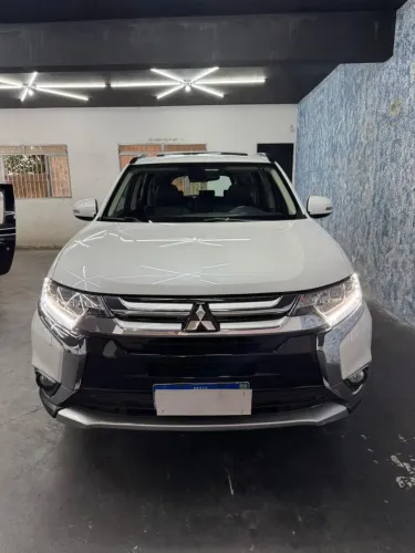Mitsubishi Outlander 2.2 165cv Diesel Aut. 2016