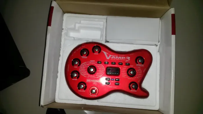Pedaleira beringher vamp3