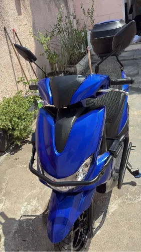 Vendo Yamaha Fluo Nova