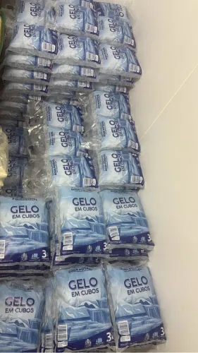 Gelo em cubo