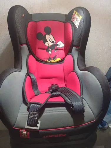 Cadeira Para Auto Disney Cosmo Mickey Mouse Classique 0 Até 25 Kg Preta e Vermelha