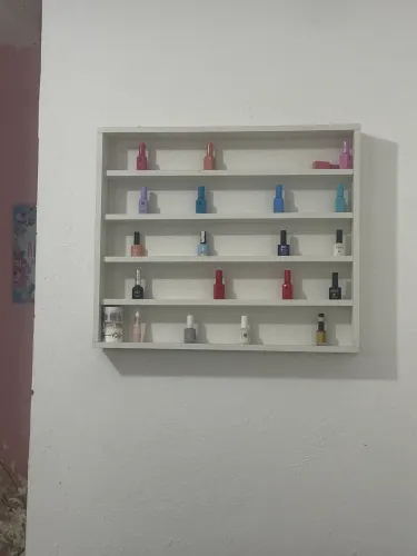 Expositor de esmalte com esmaltes
