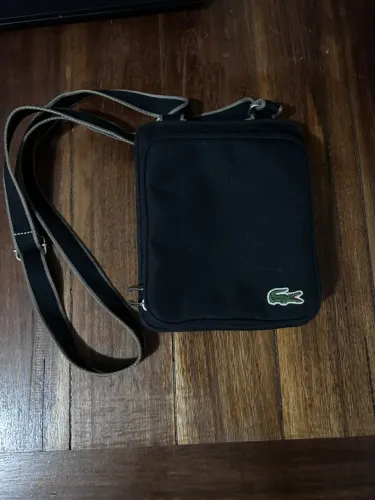 bolsa crossbody lacoste