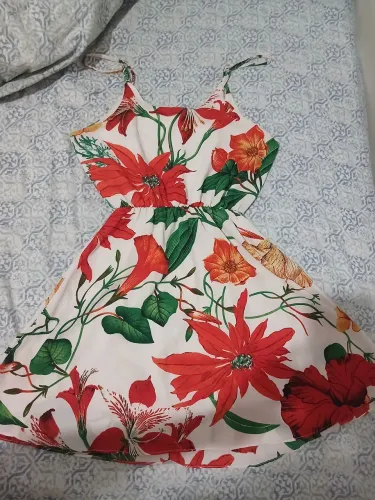 Vestidinho curto florido (extremamente leve, lindo para um passeio)