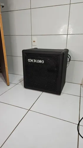Amplificador meteoro BX200 para contra baixo: 250W.