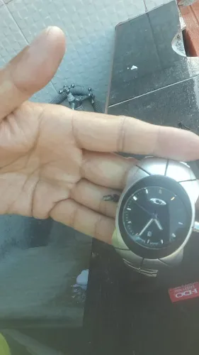 Relógio oakley novo  prova d'água qualidade somente venda eu levo e entrego 