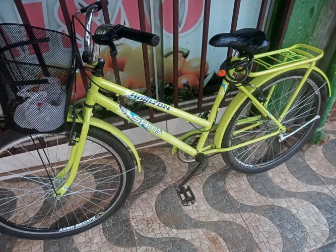 A bicicleta com documento e tudo nota fiscal é uma bicicleta semi nova