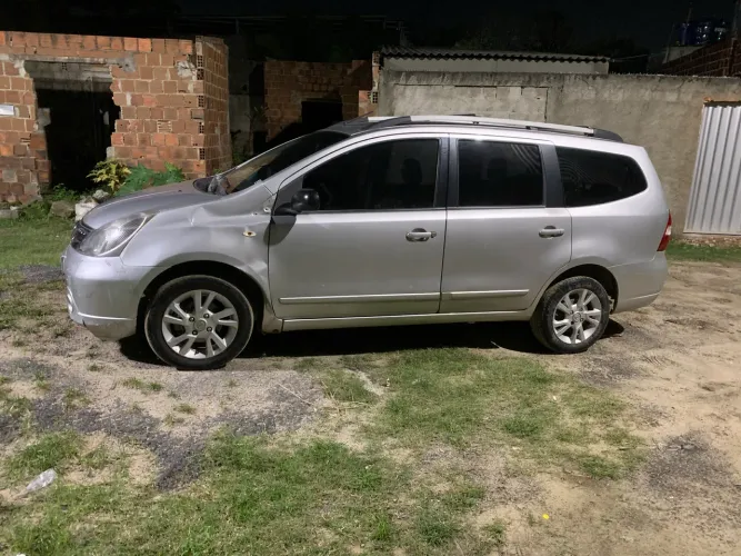Nissan Livina Grand S 1.8 16V Flex Fuel Mec. 2013