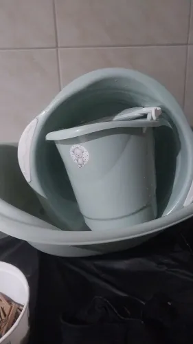 Kit banheira ,balde e bacia de bebê