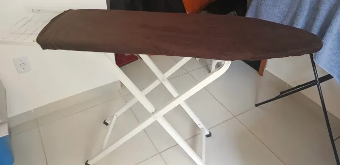 Tábua de passar em metal